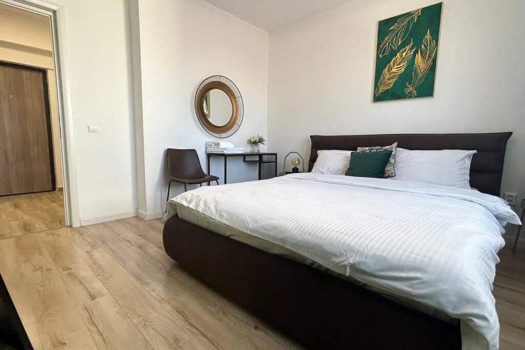 Abc - 42 Apartment